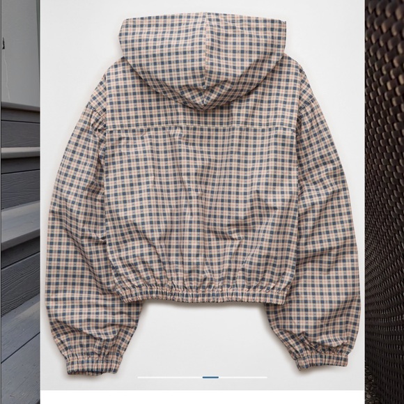 AECropped Windbreaker Jacket - Picture 4 of 7